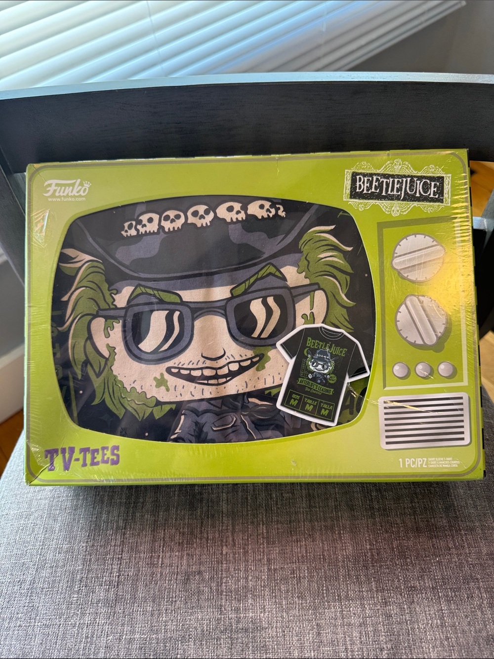 Funko Pop TV Tees Beetlejuice Size M NWT